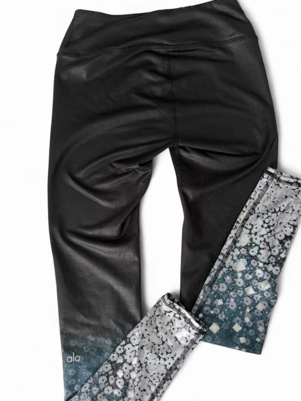 Alo Yoga Airbrush Leggings in Black Brilliance Ombre - Size XS